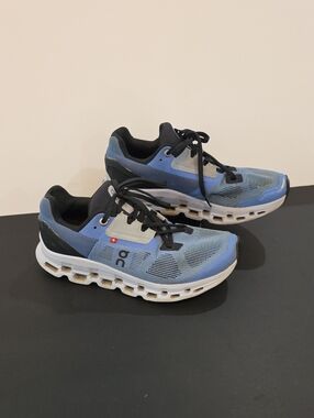On Running CloudStratus Women's Blue and Black Running Shoes Size 7